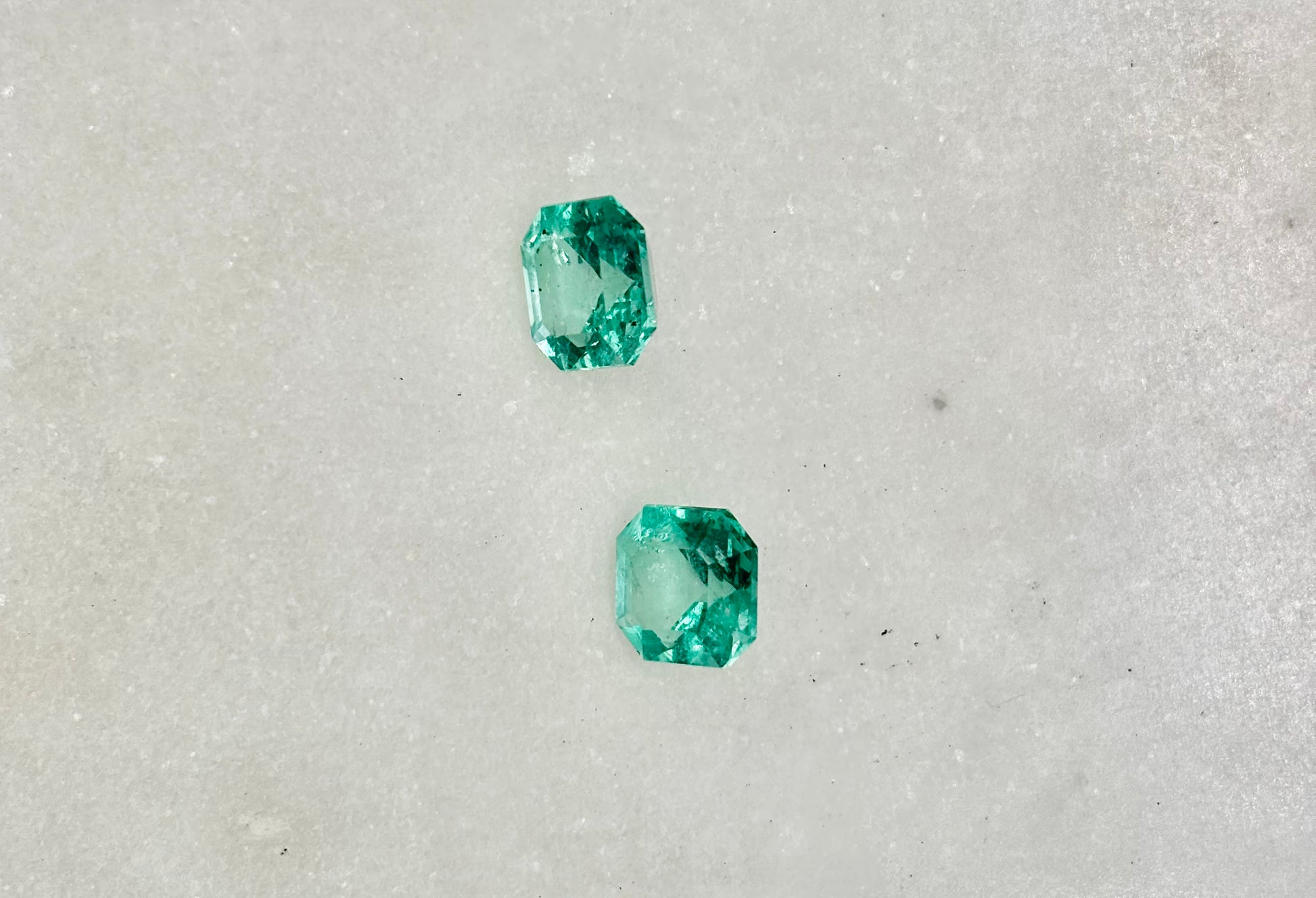 3.56 CT 7.41 X 7.49 MATCHING GREEN LOOSE COLOMBIAN EMERALDS-ASSCHER CUT